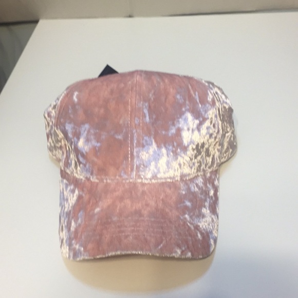 David & Young Crushed Velvet Cap Blush - Picture 2 of 5
